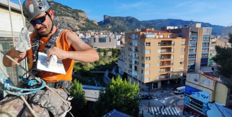 Renovación de Fachadas y Soluciones de Impermeabilización en Alcoy