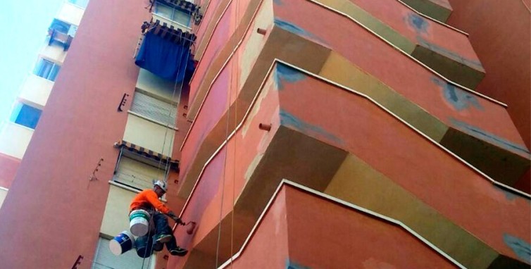 Rehabilitación integra de fachada y balcones