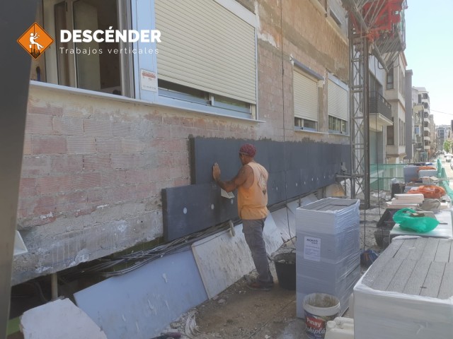 Retirada de azulejos y aislamiento SATE